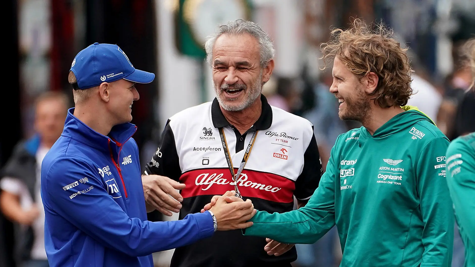 07.07.2022, Red Bull Ring , Spielberg, Formula 1 BWT Grosser Preis von Österreich 2022
, im Bild
Mick Schumacher (DEU), Haas F1 Team, Sportdirektor Beat Zehnder (Alfa Romeo Racing), Sebastian Vettel (DEU), Aston Martin Aramco Cognizant Formula One Team / action press