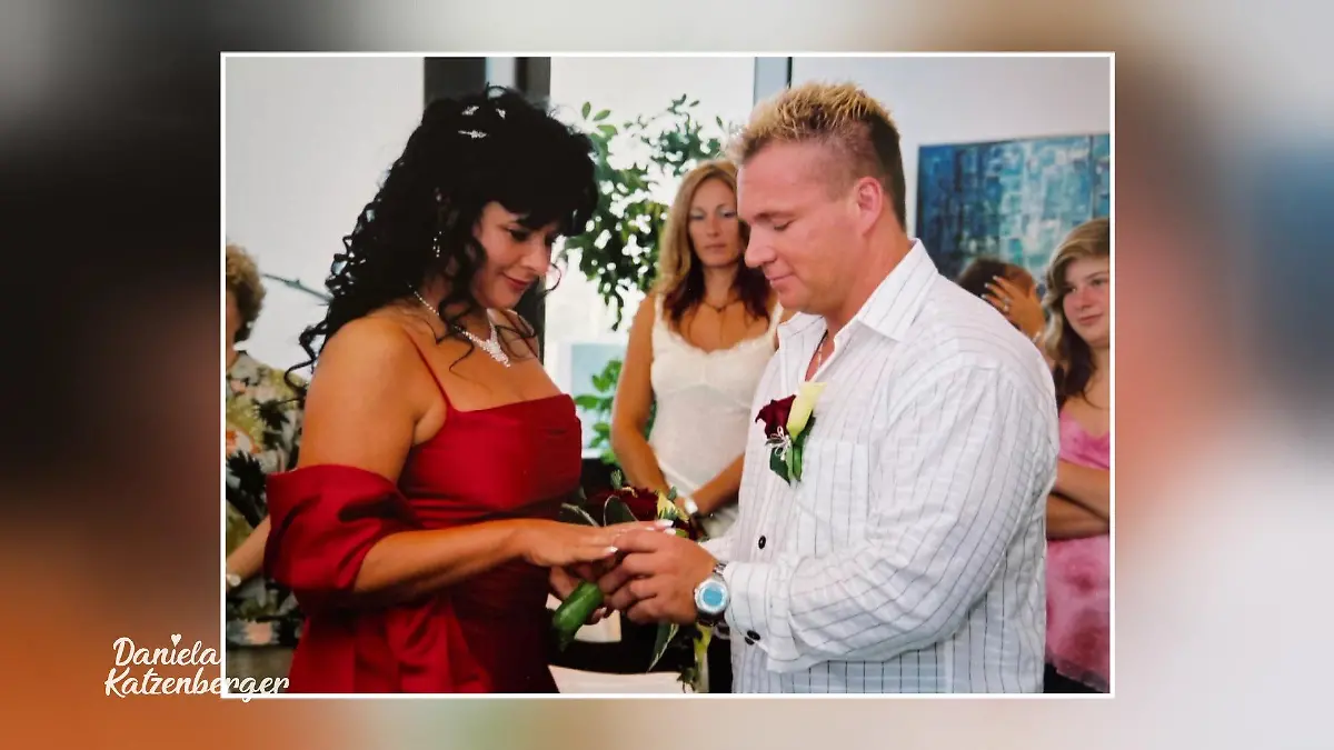 Da war die Welt noch in Ordnung: Iris und Peter Klein geben sich im Jahr 2005 das Jawort.