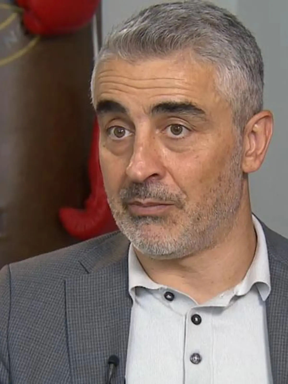 Er ist der "Anwalt der Bösen". So nennt er sich zumindest selbst: Mustafa Kaplan, Rechtsanwalt aus Köln. Er vertrat schon den türkischen Präsidenten Erdoğan gegen Böhmermann. Außerdem verteidigt er den rechtsextremen Mörder des Kassler Regierungspräsidenten Lübcke.