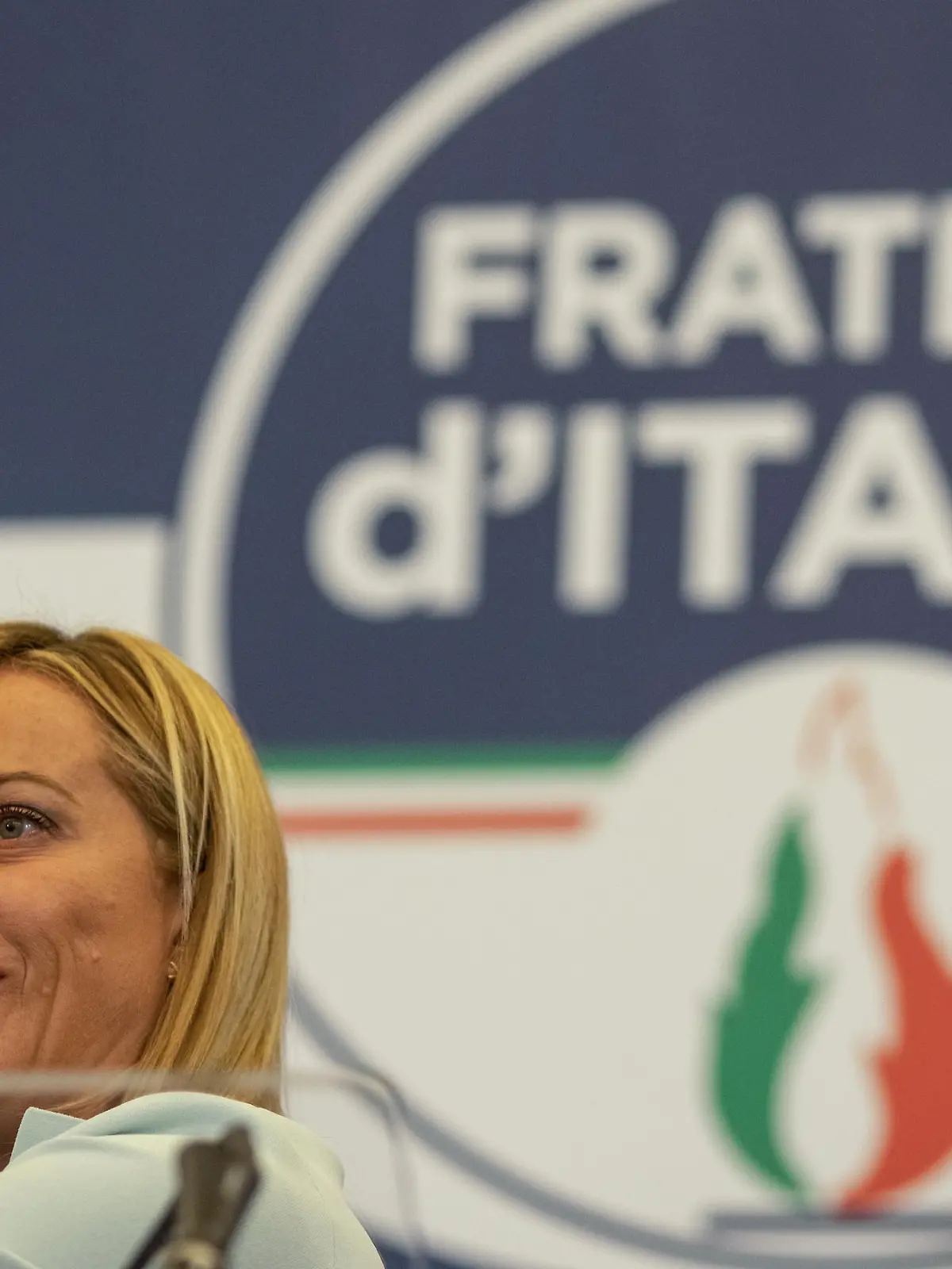 Bild zu: "Postfaschisten gewinnen - Italien rückt nach rechts"