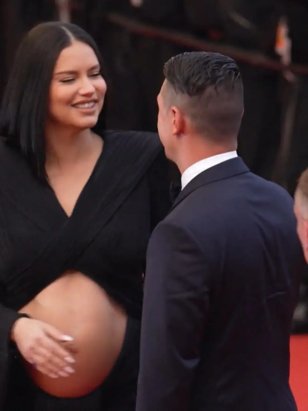 Bild zu: "Adriana Lima ist zum 3. Mal Mama geworden"