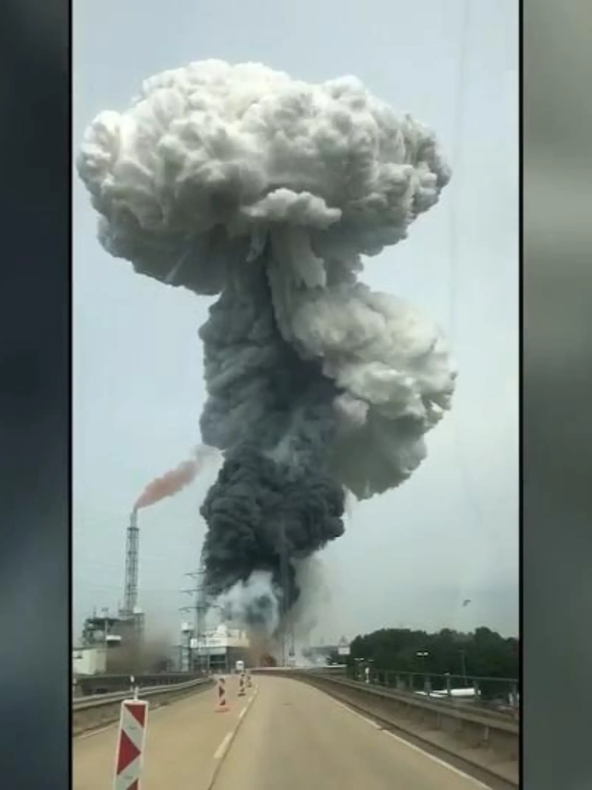 Bild zu: "Ein Jahr nach Currenta-Explosion"