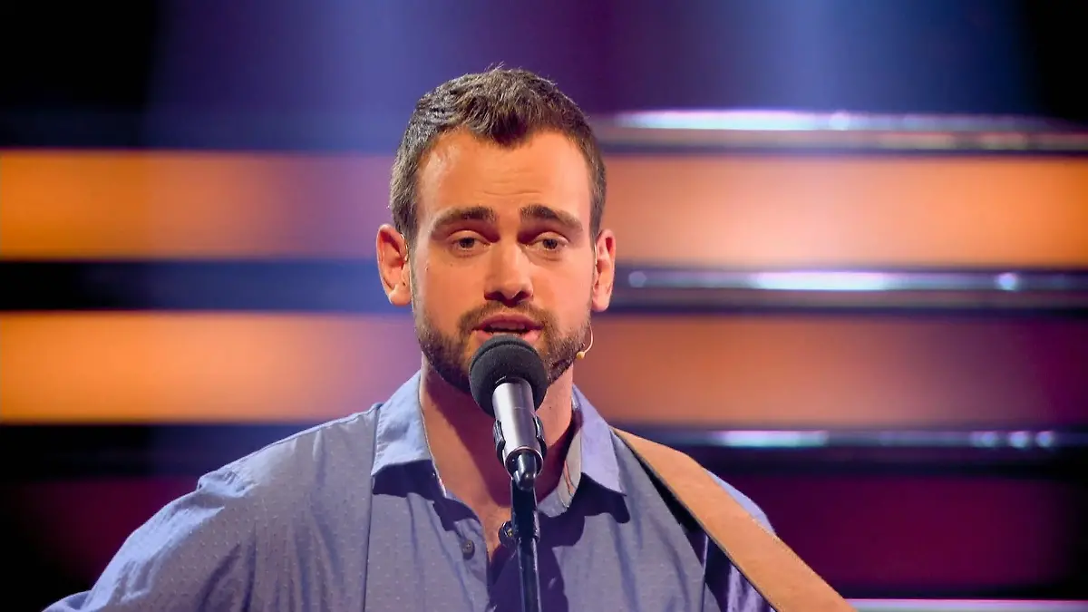 Tommy singt für die Ladys Take me Out XXL