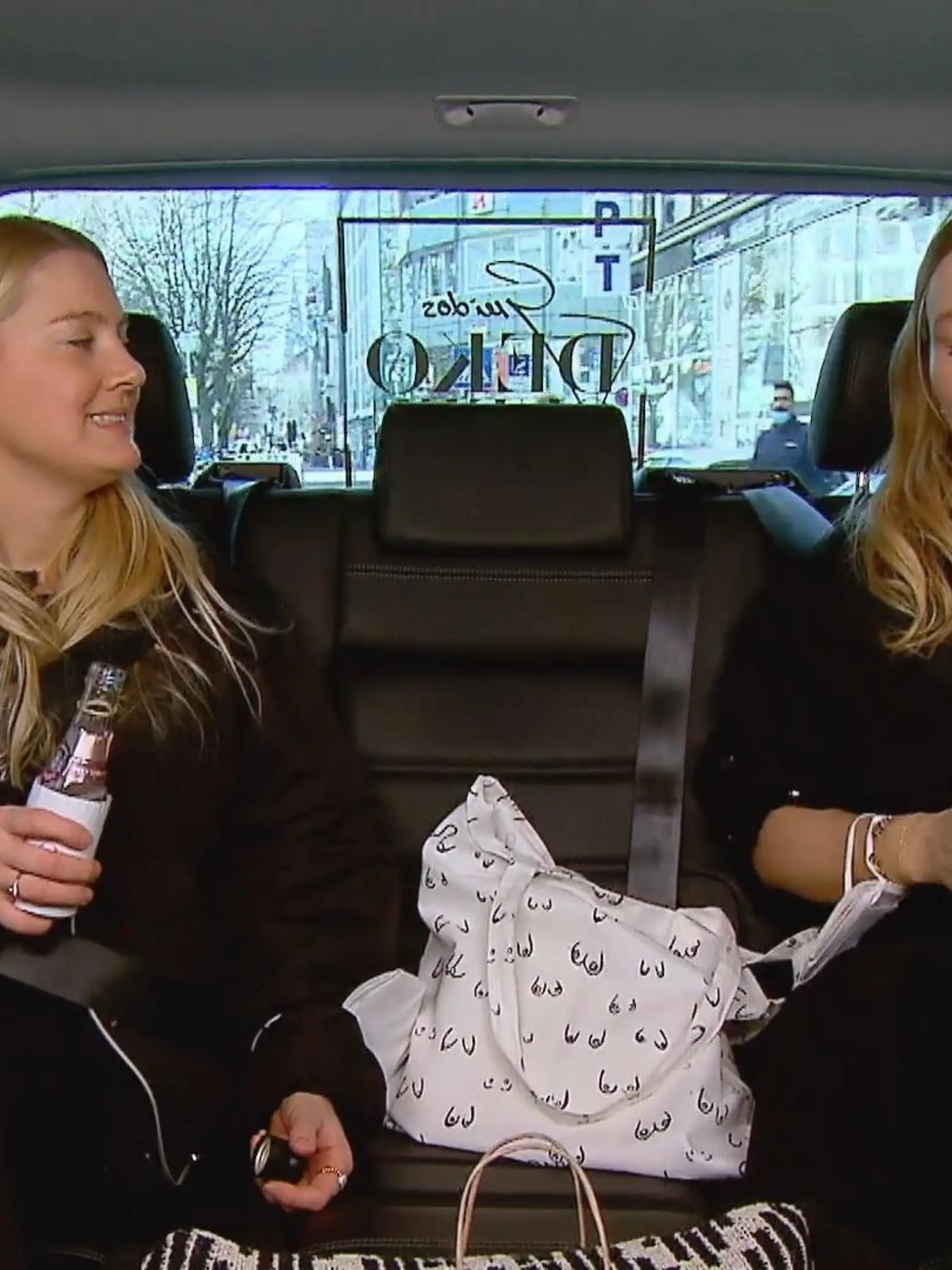 Bild zu: "Ist das nicht schön? "Guidos Deko Queen" ist wieder da. Es wird Chaos geben."
