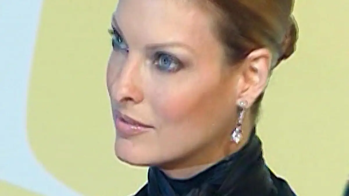 Nach verpfuschter Beauty-OP auf dem "Vogue"-Cover Linda Evangelista ist zurück