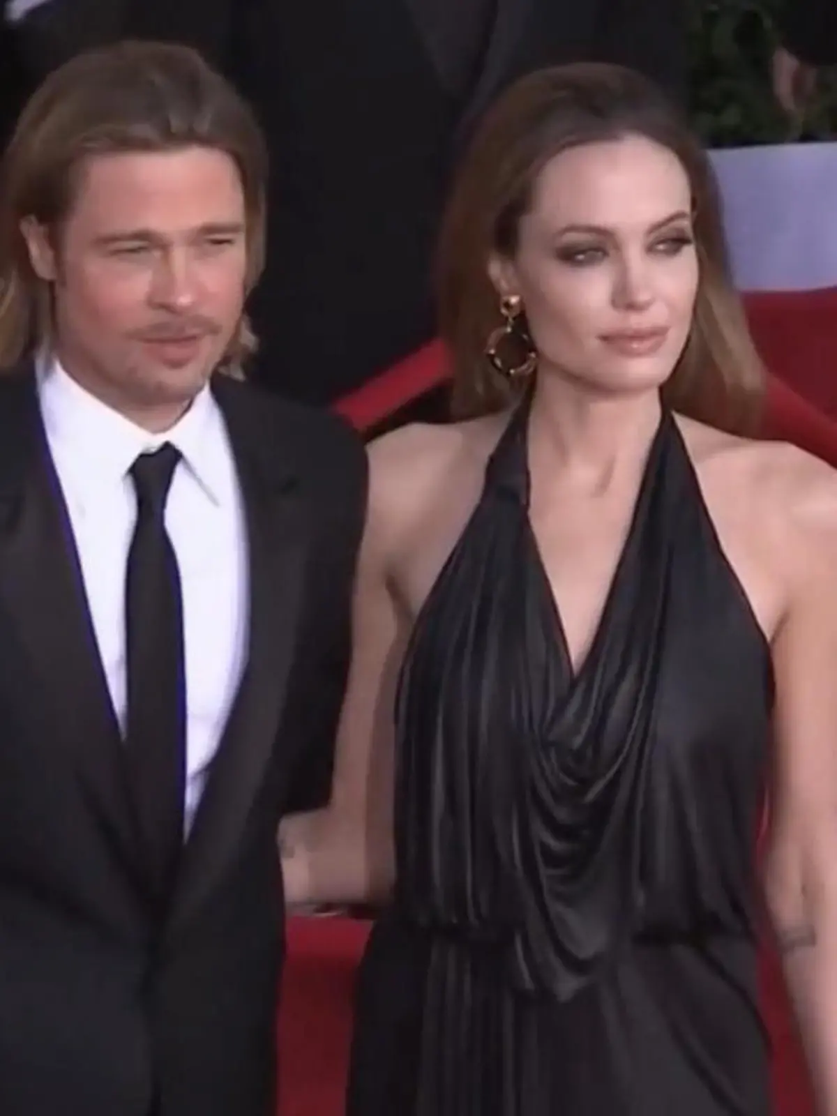 Bild zu: "Neue Fotos sollen Angelina Jolies Verletzungen zeigen"