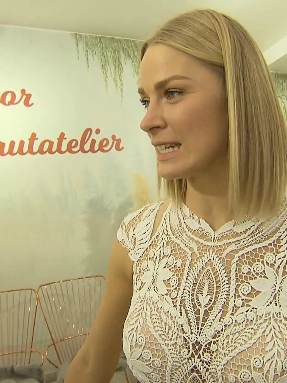 Bild zu: "Nichts geht bei Shenia, bis auf Spaghettiträger"