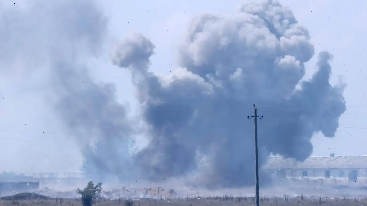 Moskau wirft Kiew nach Explosion auf Krim "Sabotage" vor Russisches Munitionslager detoniert