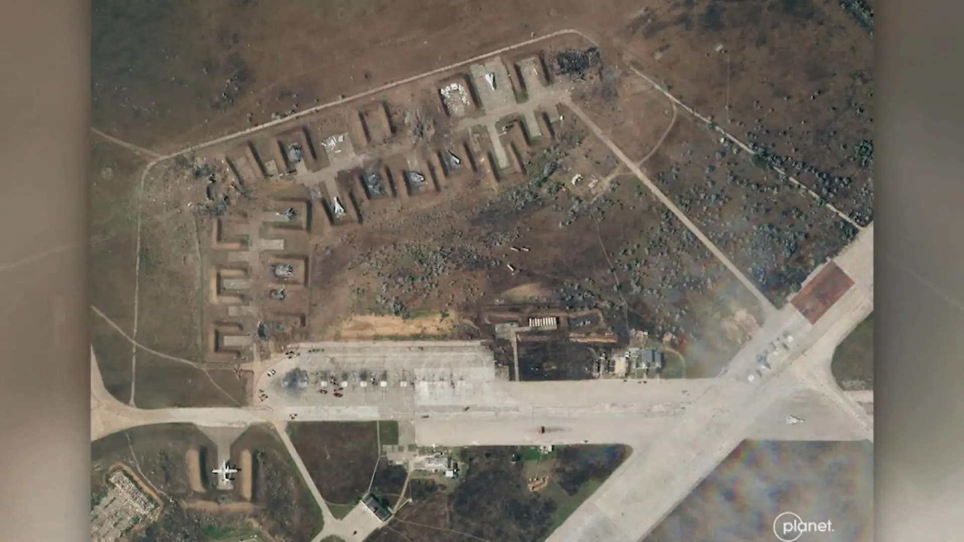 Satellitenbilder beweisen Zerstörung auf Krim-Stützpunkt Russlands Behauptung widerlegt