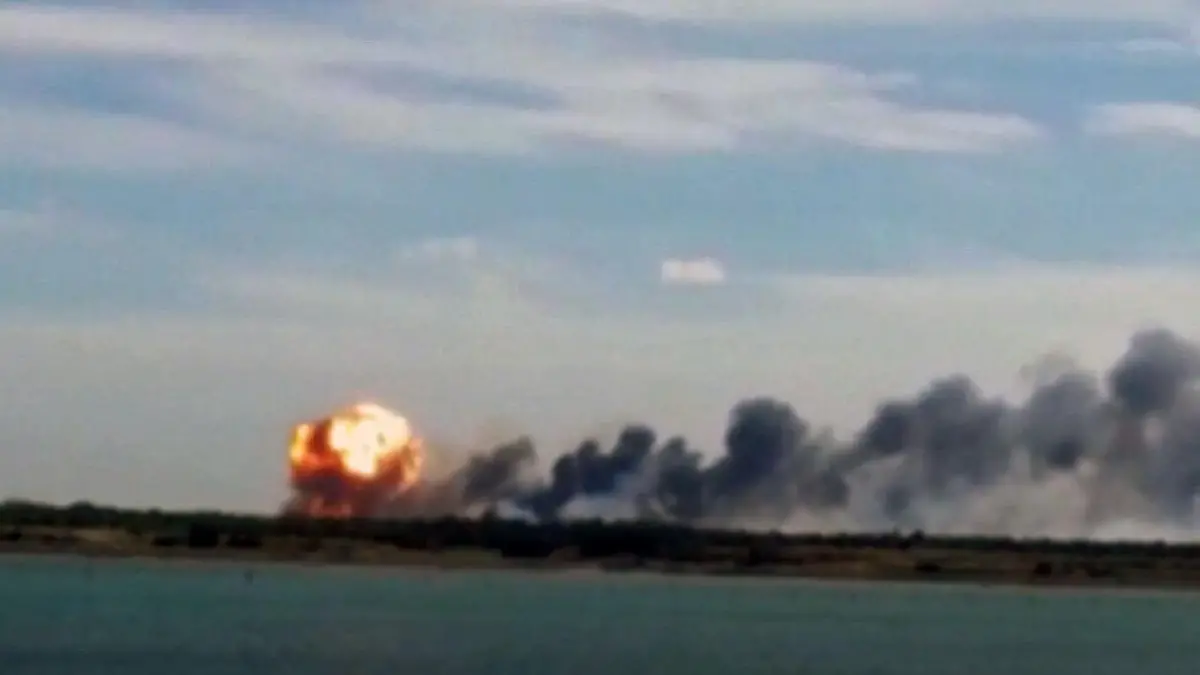 Aufnahmen zeigen Explosionen und Rauch auf der Krim Selbst entwickelte Ukraine-Waffe?