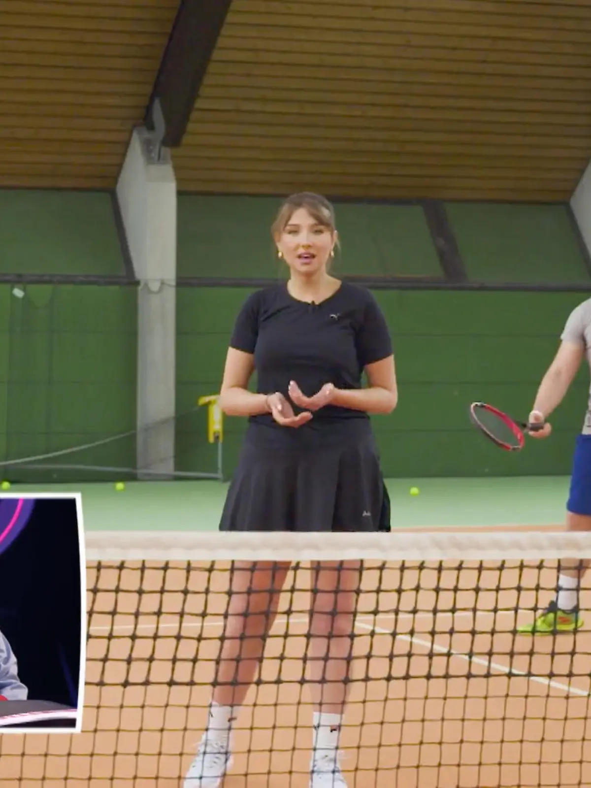 Bild zu: "Kann die Tennisspielerin überhaupt Tennis spielen?"