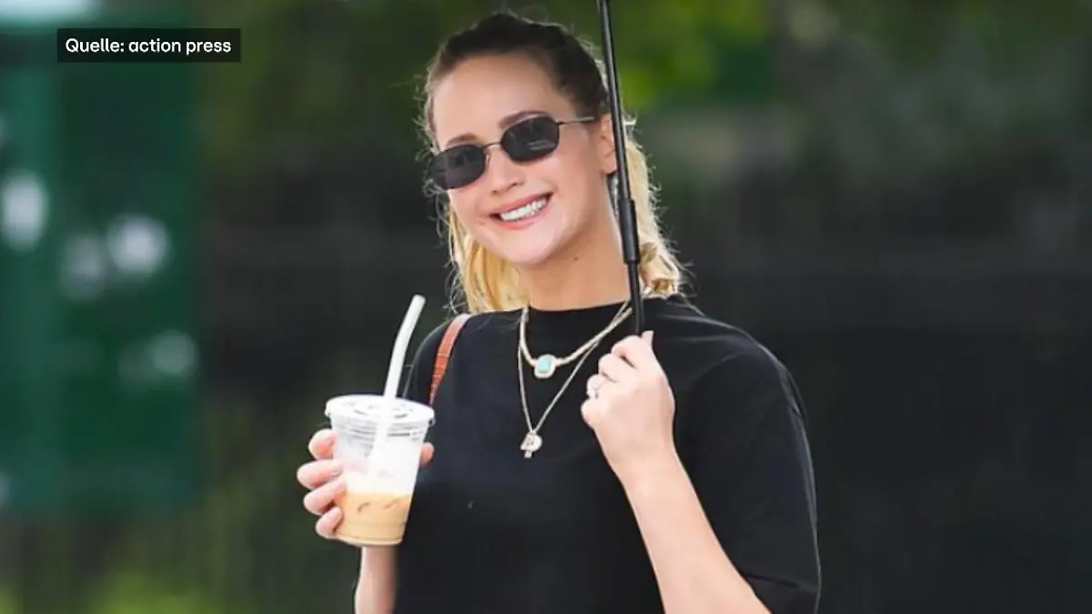 Jennifer Lawrence gespotted 6 Monate nach Geburt bauchfrei