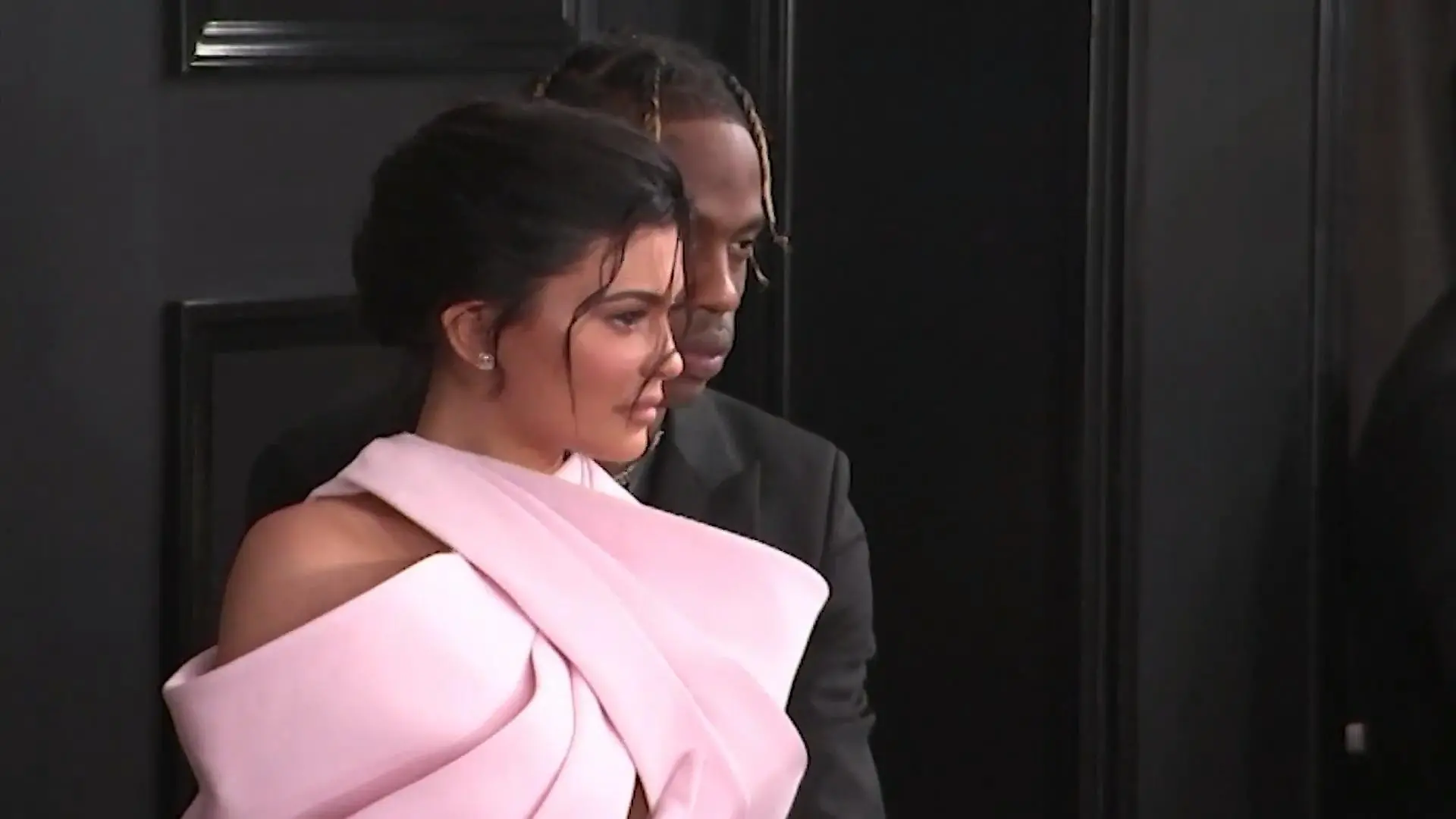 Kylie Jenner könnte schwanger sein Fans vermuten