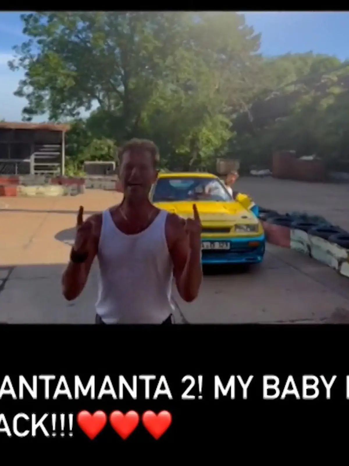 Bild zu: "Til Schweiger feiert Wiedersehen mit seinem Manta"
