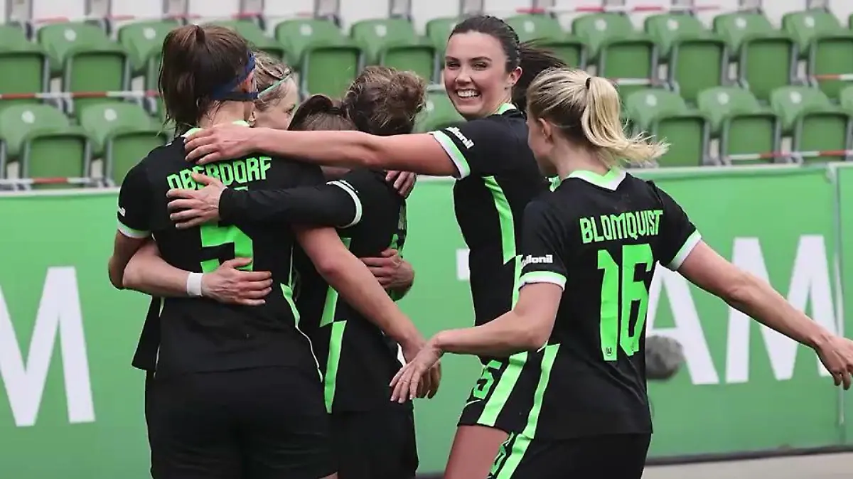 VfL Wolfsburg auf Siegeskurs. Hier beim DFB-Pokal-Halbfinale der Frauen gegen FC Bayern München.