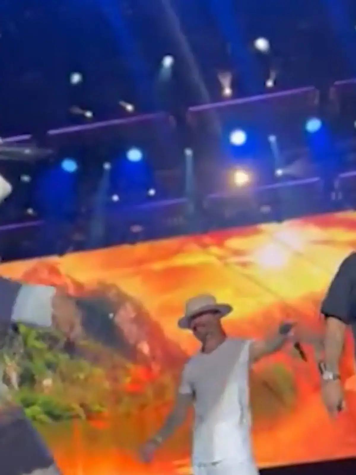 Bild zu: "Drake als Überraschungsact bei Backstreet Boys-Konzert"
