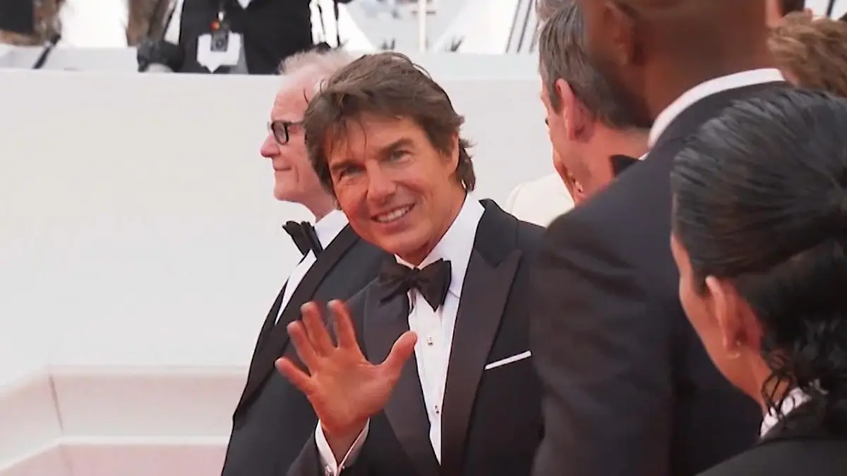 Tom Cruise wird 60! Und bricht mal wieder alle Rekorde Hollywood-Star feiert Geburtstag