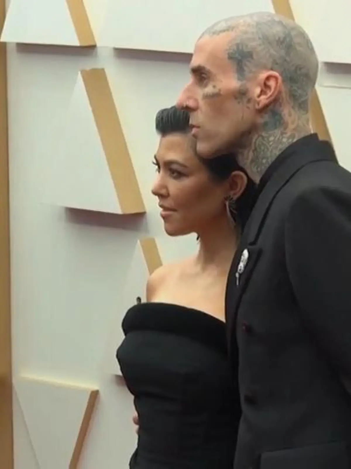 Bild zu: "Travis Barker in Klinik eingeliefert"