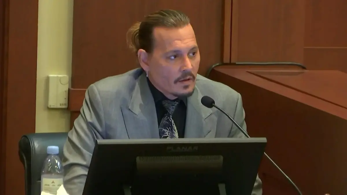 Johnny Depp: Ohne Bart nicht wiederzuerkennen! Bist du's wirklich, Johnny?