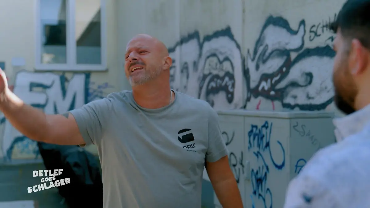 Detlef hatte nur wenig Zeit, um den Text zu lernen Auweia
