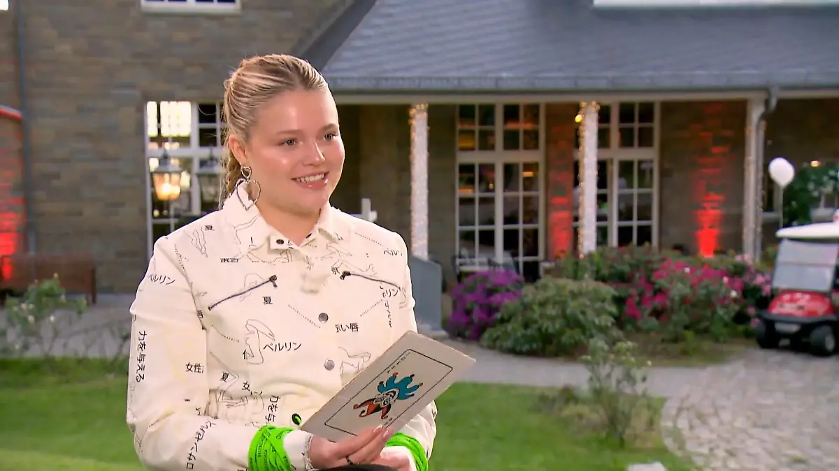 Faye Montana plaudert aus dem Nähkästchen Sex beim 1. Date?