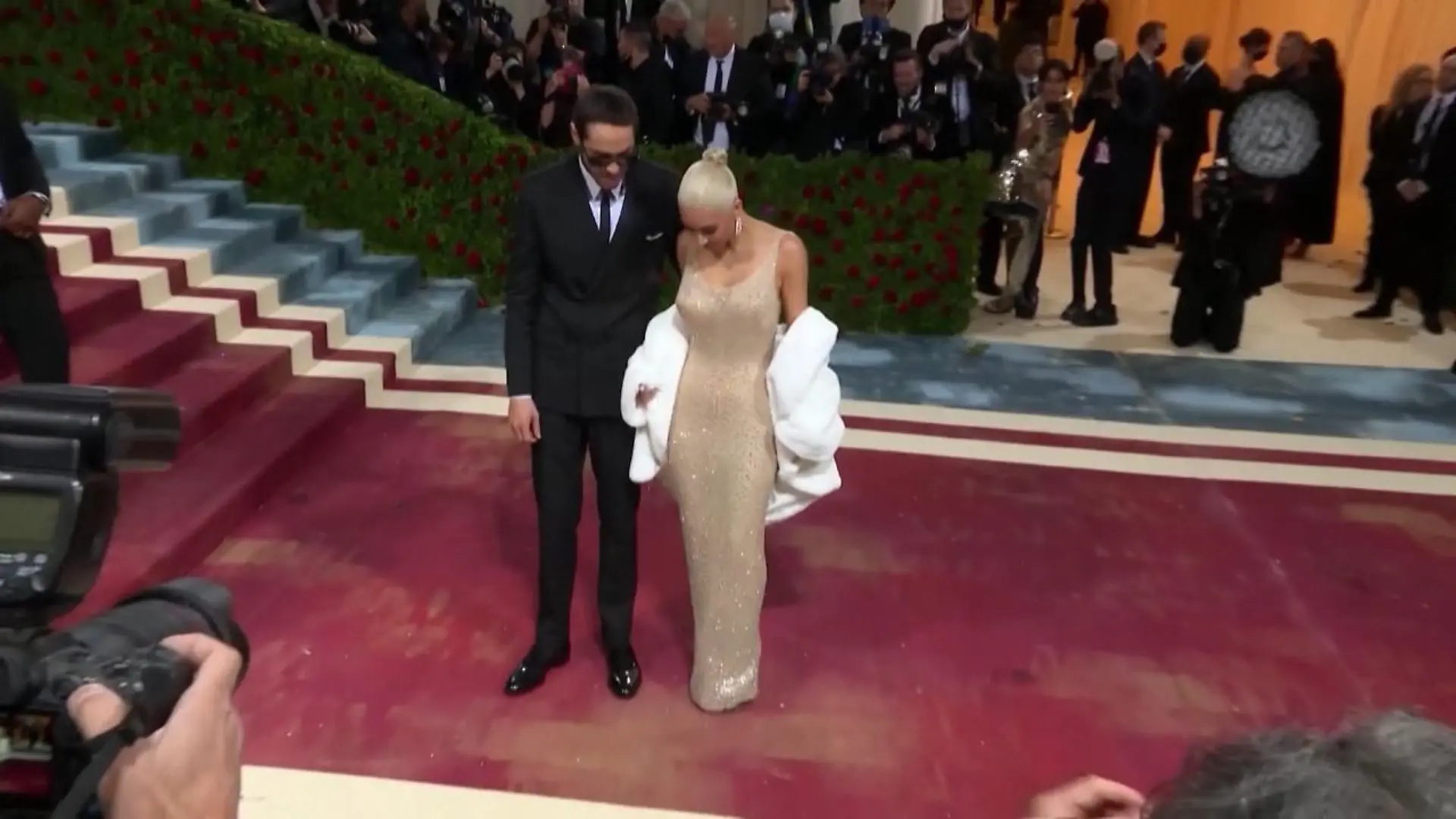 Hat Kim Kardashian Marylin Monroes Kleid zerstört? Met-Gala-Kleid hat gelitten