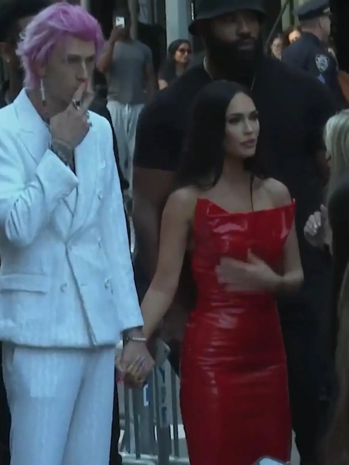 Bild zu: "Machine Gun Kelly & Megan Fox bei "Taurus"-Premiere"