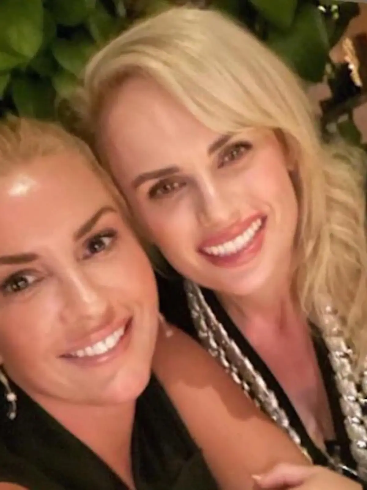Bild zu: "Rebel Wilson zeigt ihre Freundin Ramona"