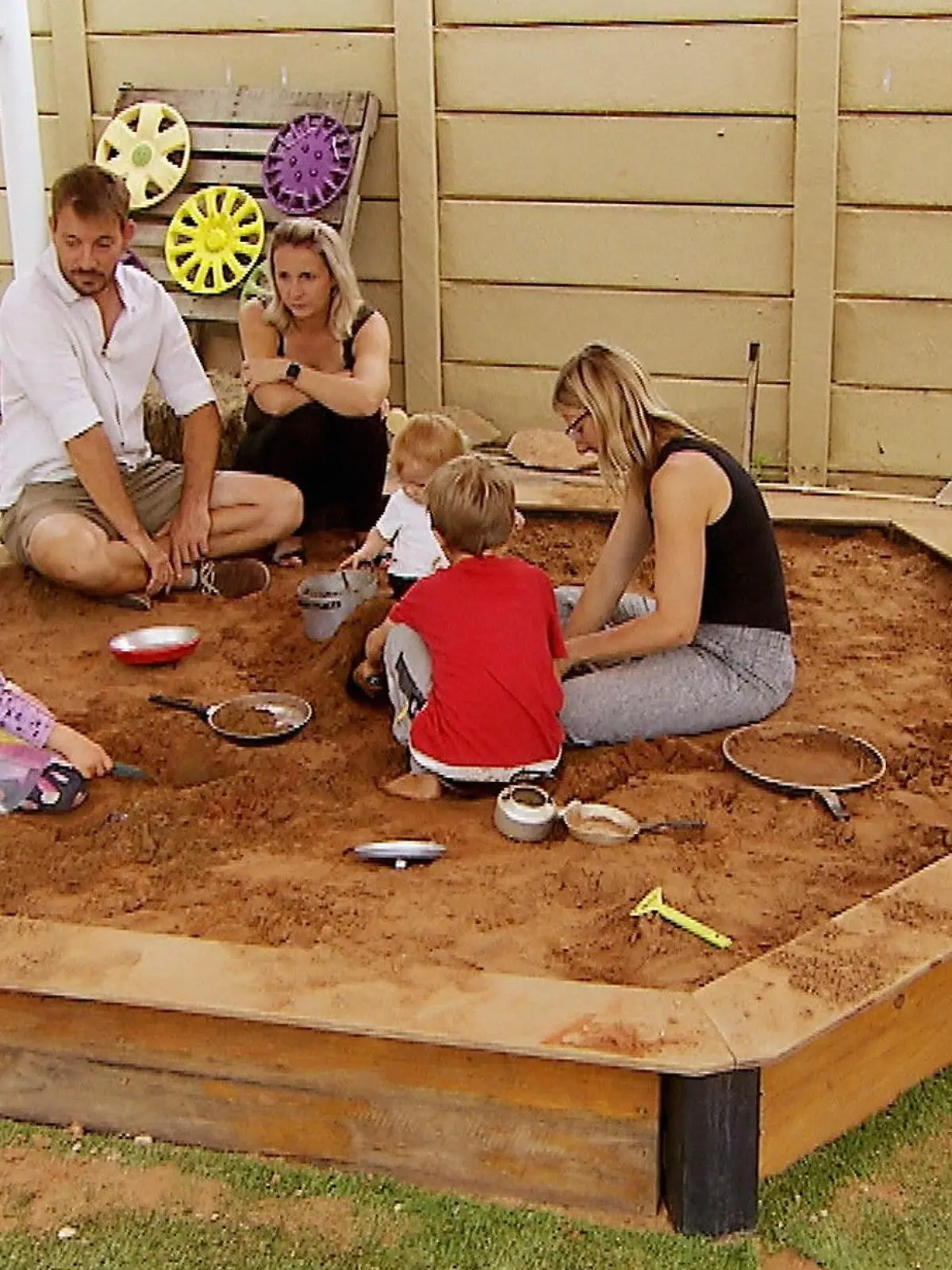 Bild zu: "Fortschritt im Kindergarten! Anna & Gerald sind stolz"