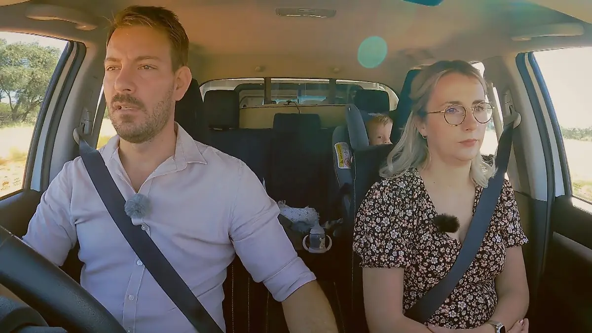 Für einen Kindergarten-Besuch sind sie 2 Tage unterwegs So leben Anna & Gerald in Namibia