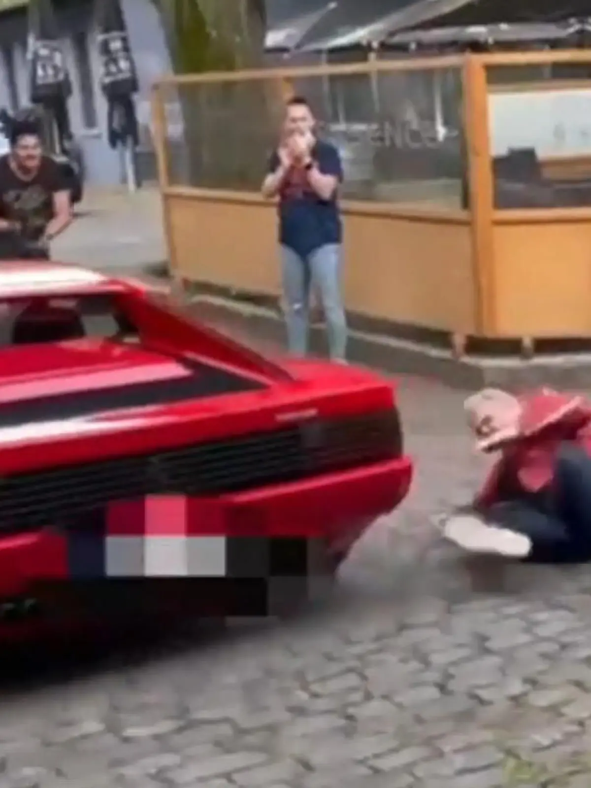 Bild zu: "NDW-Markus stürzt bei Videodreh böse"