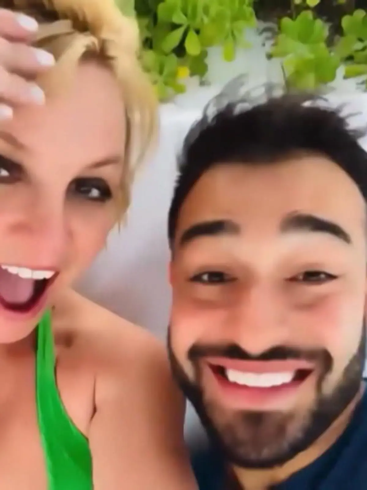 Bild zu: "Sam Asghari hilft Britney Spears über Fehlgeburt hinweg"