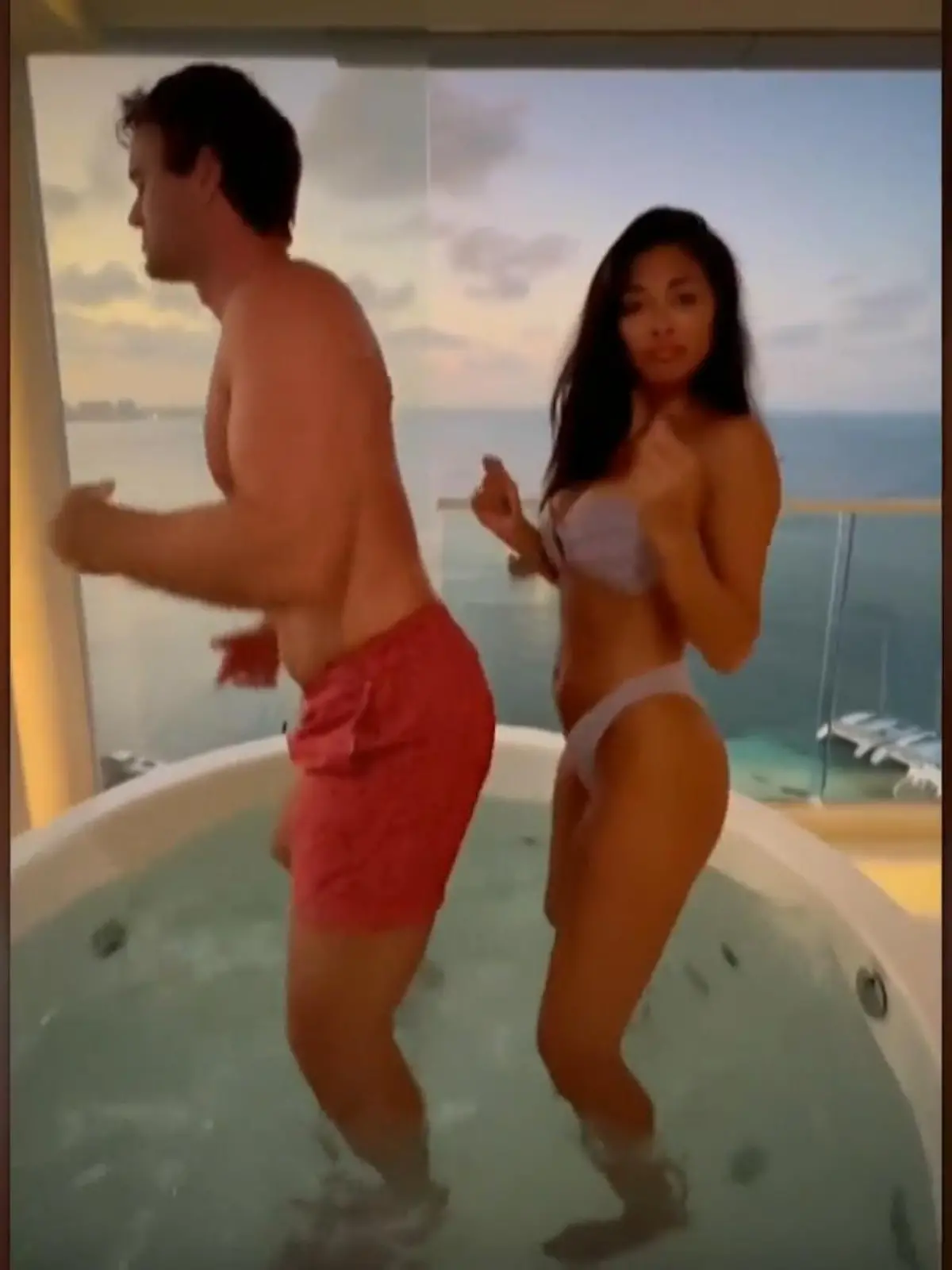 Bild zu: "Nicole Scherzinger & Boyfriend Thom Evans"