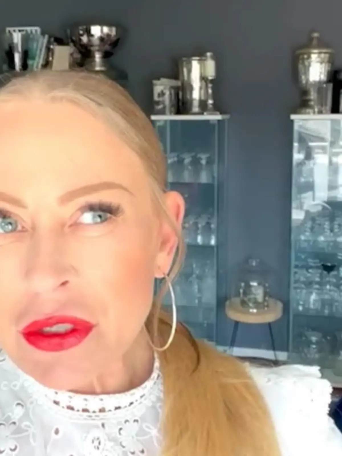 Bild zu: "Das sagt Jenny Elvers zu den Schlagzeilen"