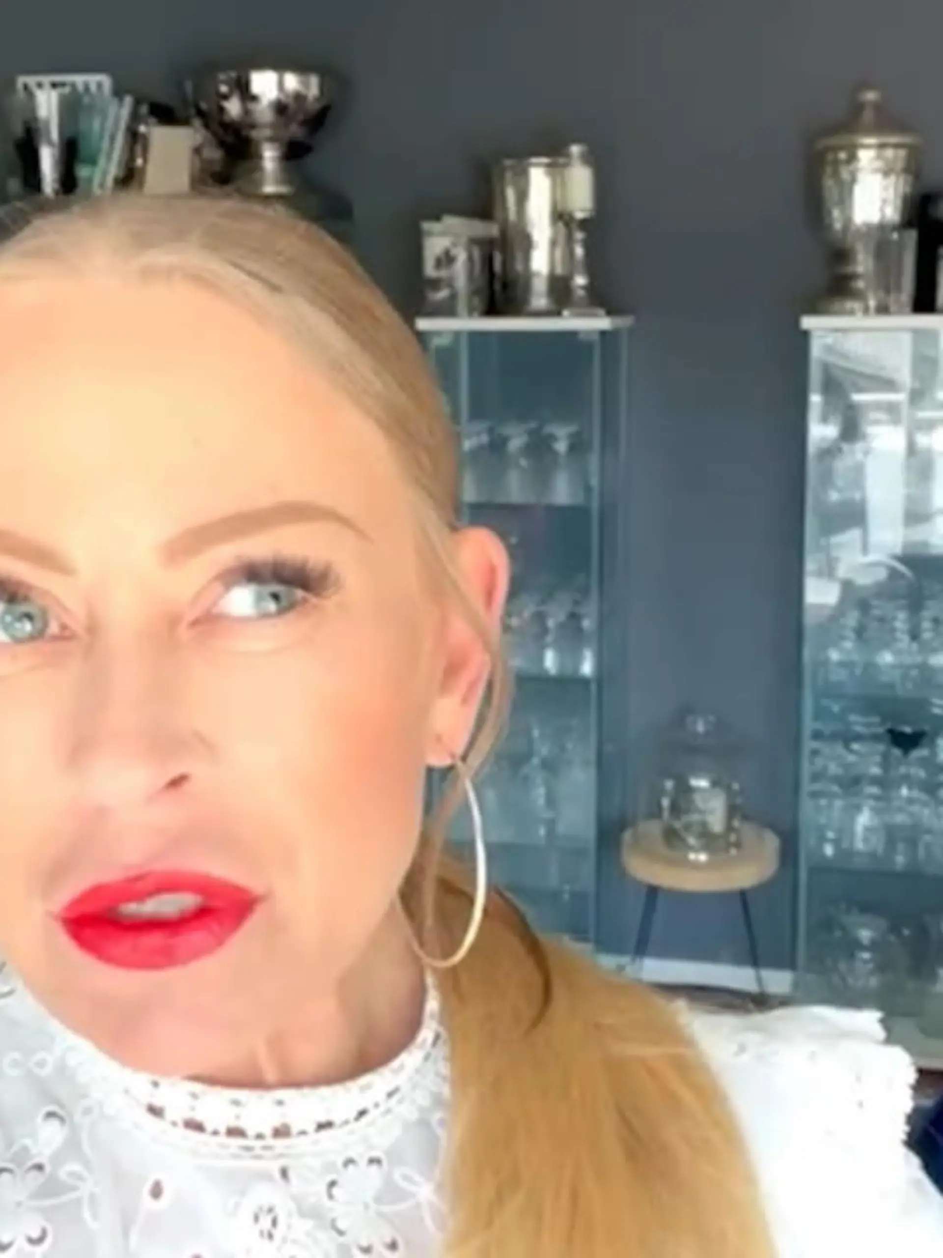 Bild zu: "Das sagt Jenny Elvers zu den Schlagzeilen"