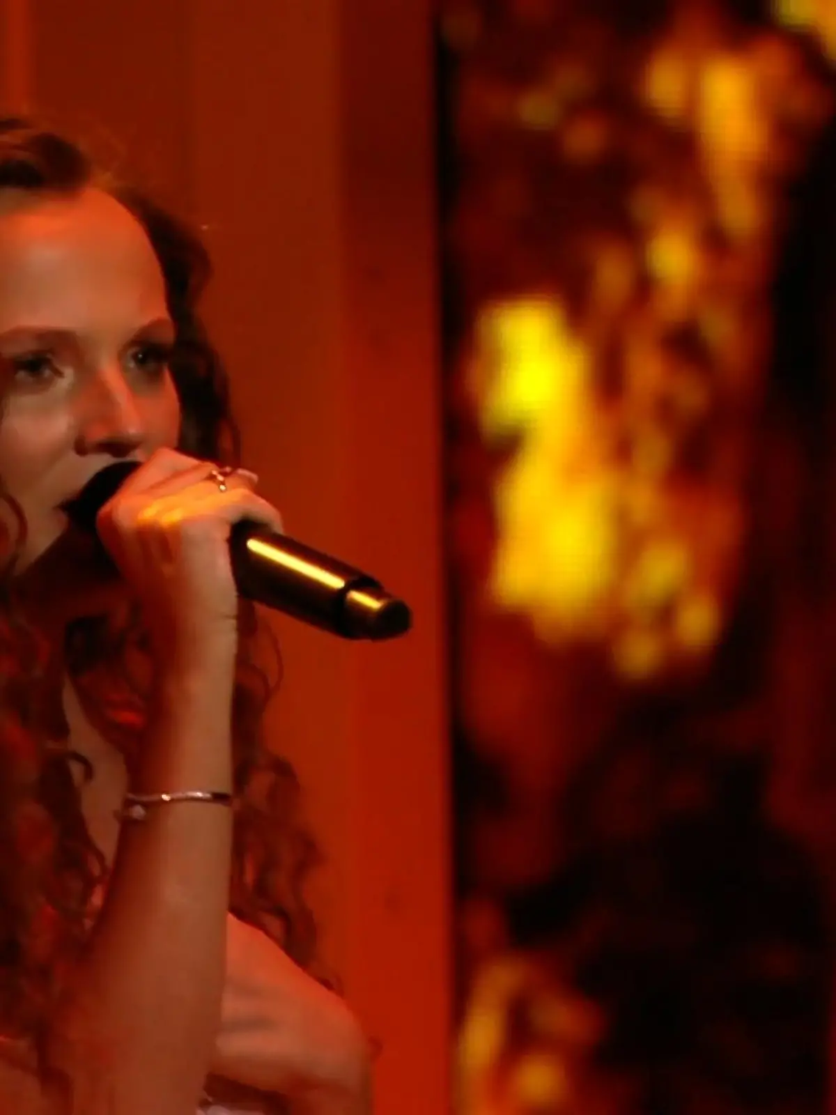 Bild zu: "Wahnsinns-Acapella! Amber zeigt ihre starke Stimme"