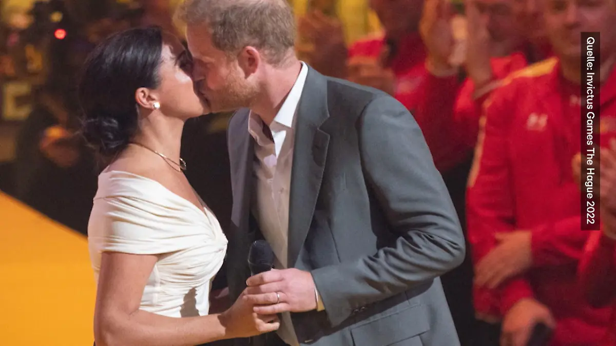 Hier knutscht Harry seine Meghan - vor XXL Publikum Sie zelebrieren ihre Liebe bei Invictus Games