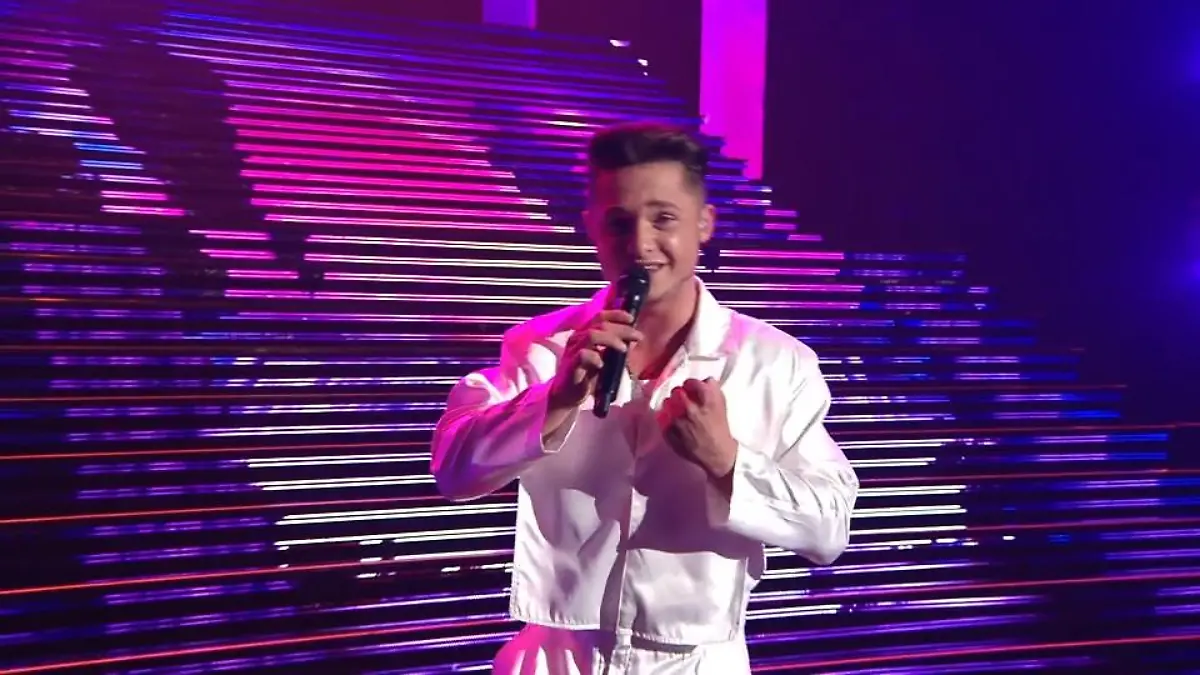 Sunnyboy Gianni Laffontien wird zum Kuschelrock-König 1. DSDS-Liveshow 2022