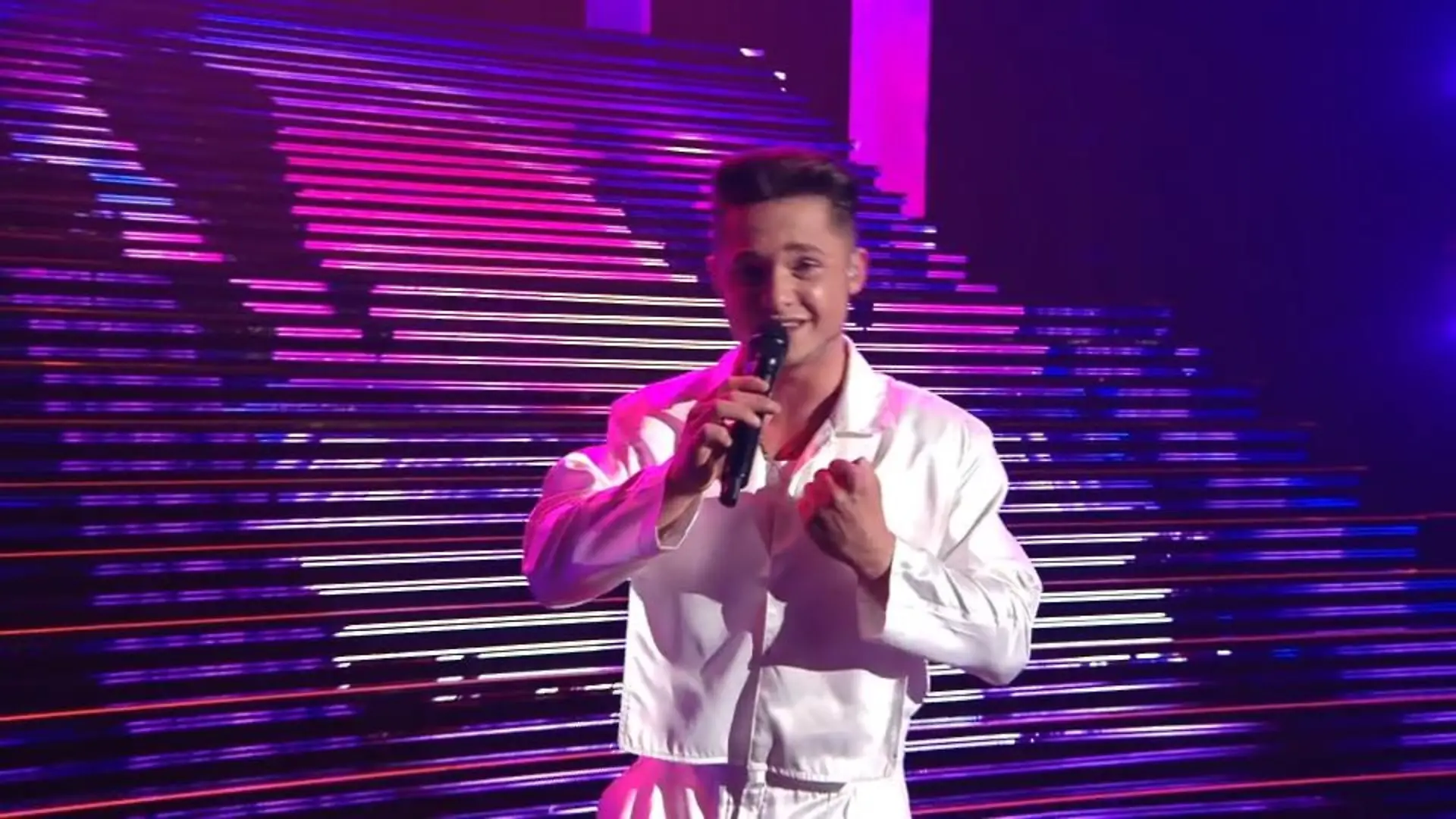 Sunnyboy Gianni Laffontien wird zum Kuschelrock-König 1. DSDS-Liveshow 2022