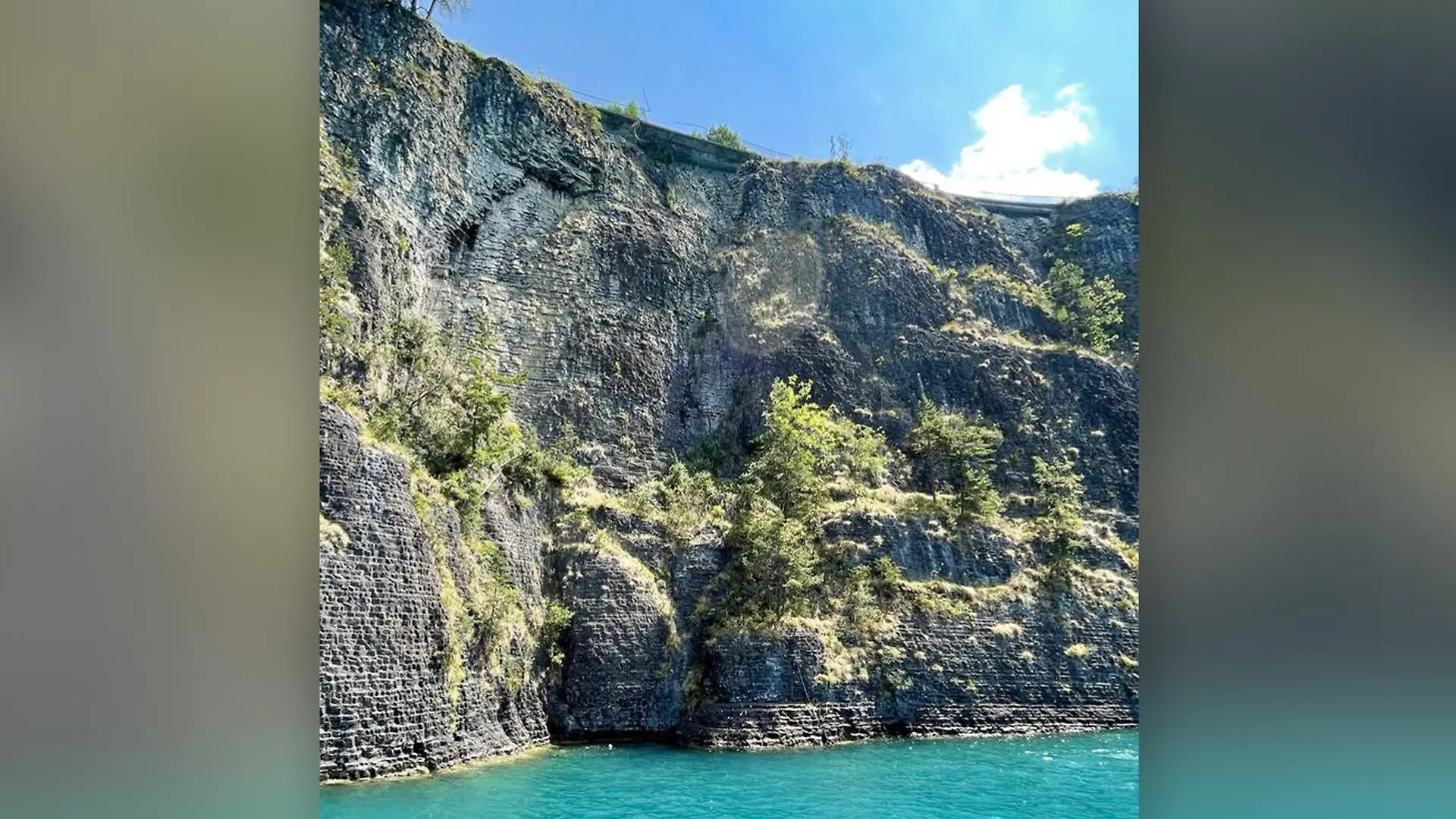 Der Vierwaldstättersee ist bis zu 180 Meter tief.