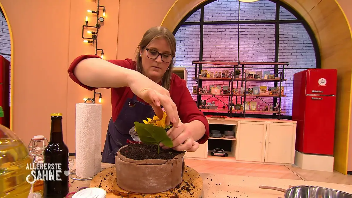 Die Blumentopf-Torte: Der letzte Schliff Werden alle fertig?