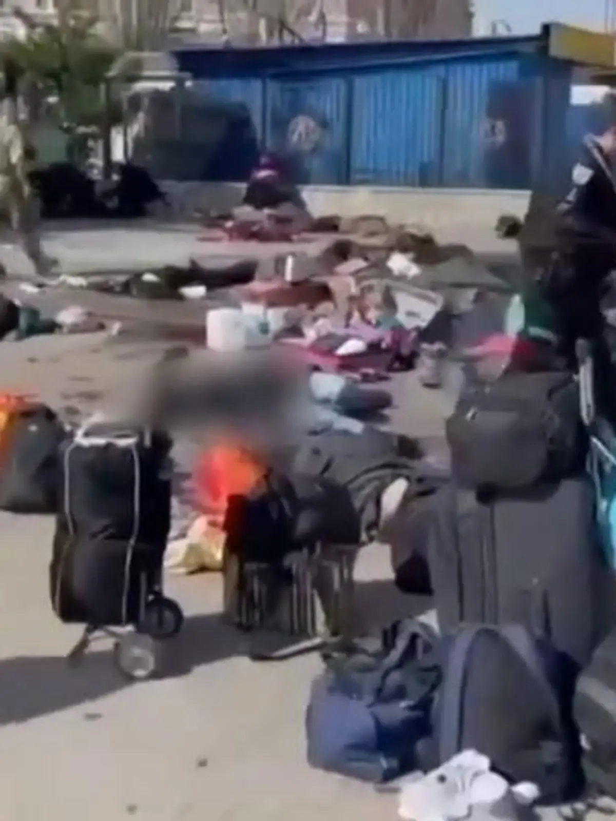 Bild zu: "Raketenangriff auf Bahnhof - Kinder unter Opfern"