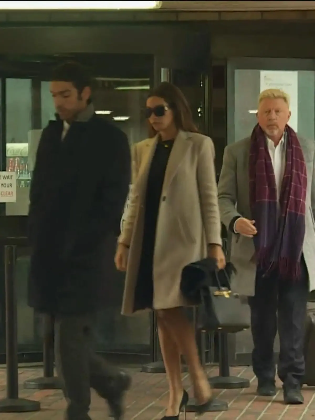 Bild zu: "Nach Urteil: Hier verlässt Boris Becker das Gericht"