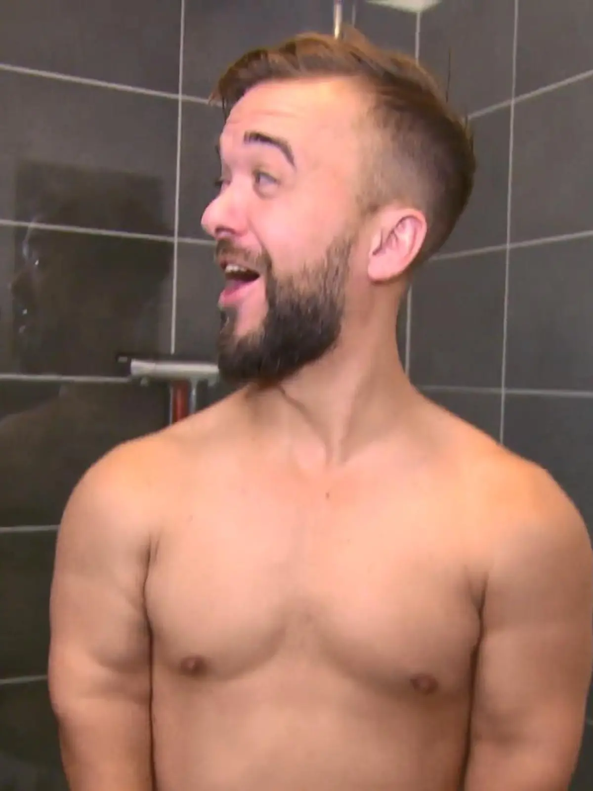 Bild zu: "Ob der Body Dryer Matthias Mester überzeugt?"
