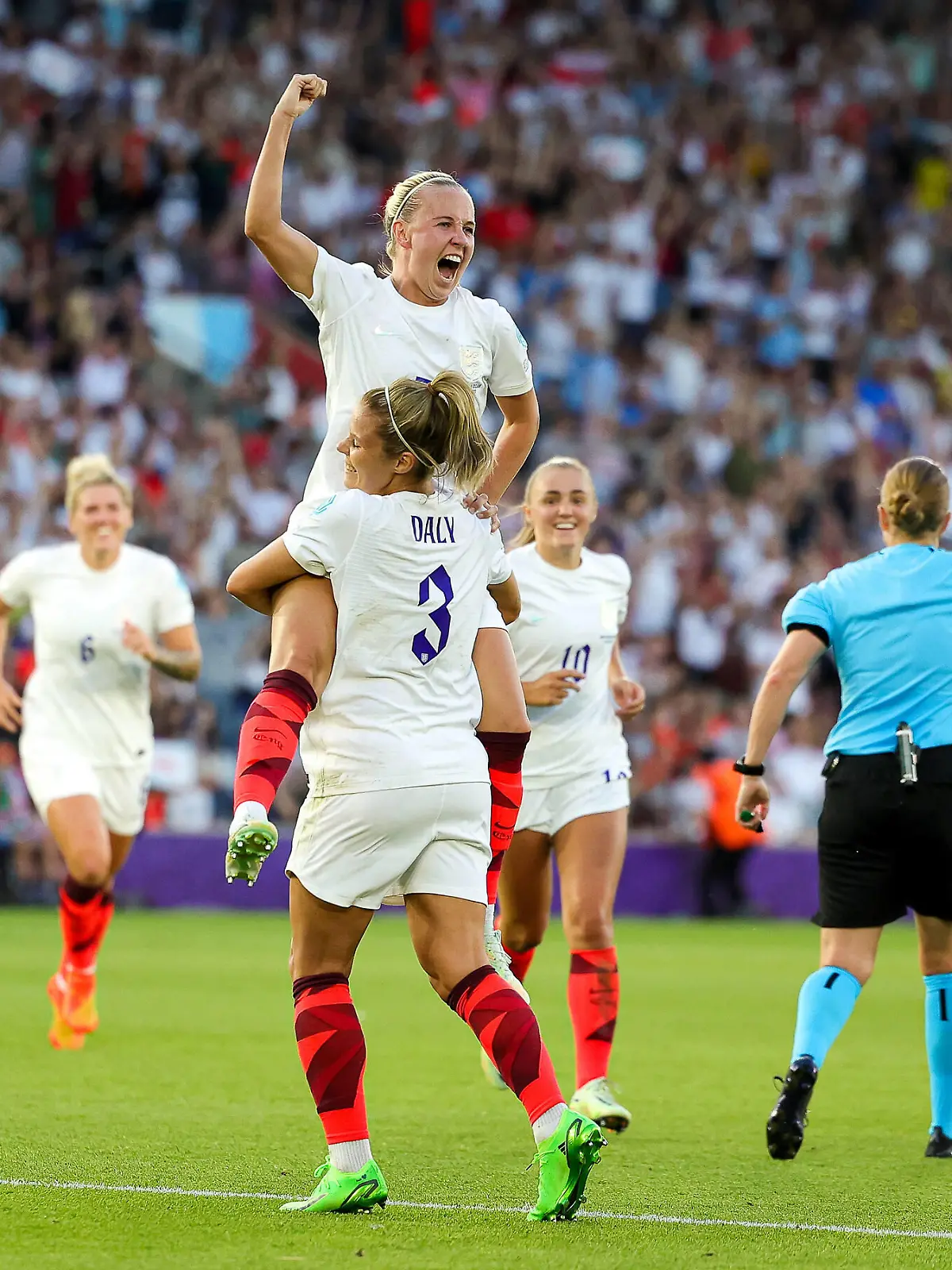  Northern Ireland v England Women UEFA WOMENS EURO 2022 15/07/2022. Group A Goal 0-2 Beth Mead of England Women scores a goal and celebrates during the UEFA WOMENS EURO 2022 match between Northern Ireland and England Women at the St Mary s Stadium, Southampton, England on 15 July 2022. Editorial use only PUBLICATIONxNOTxINxUK , Copyright: xNigelxKeenex PSI-15476-0057