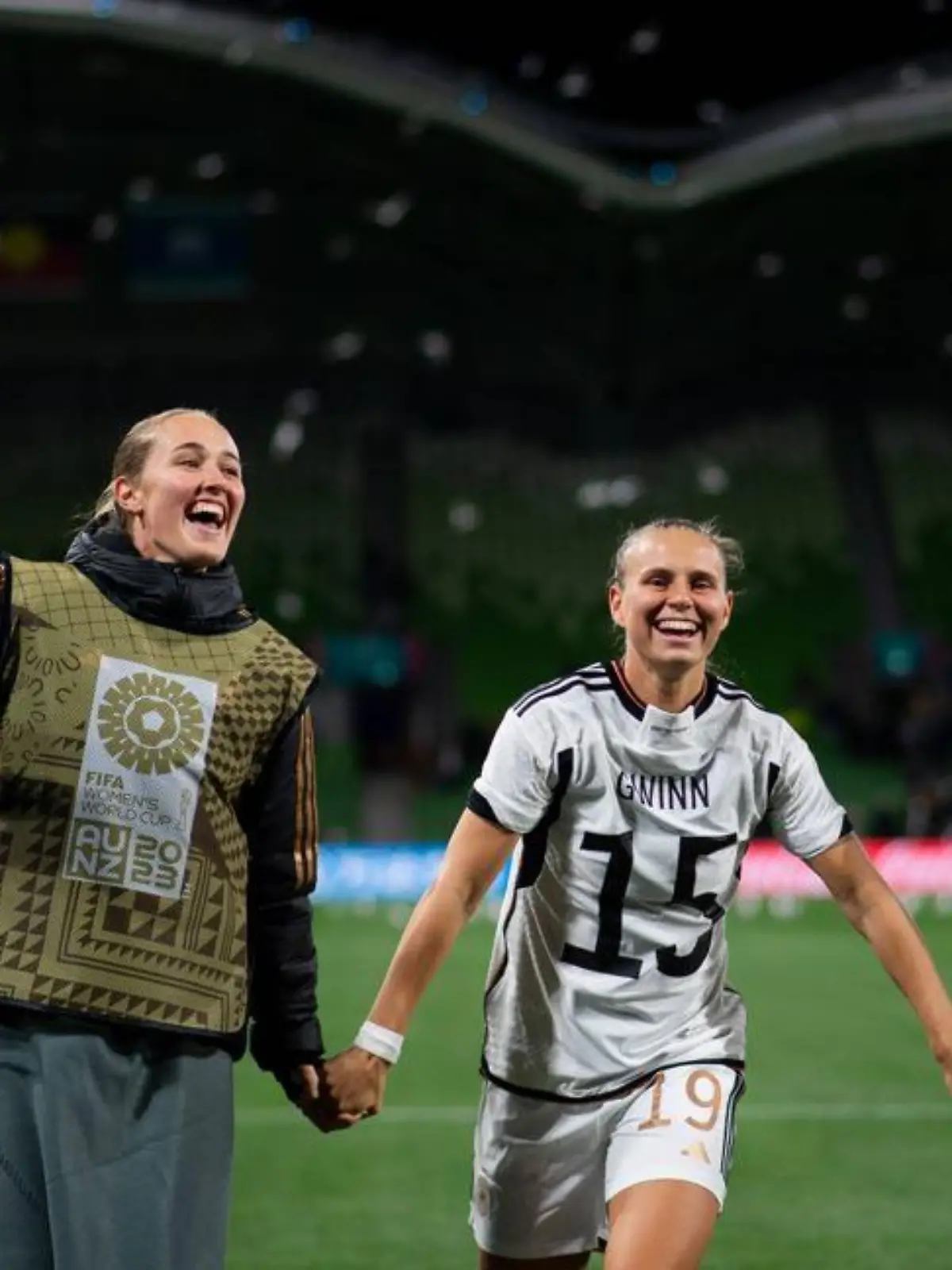 Klara Bühl feiert den 6:0-Kantersieg im Trikot von Giulia Gwinn.