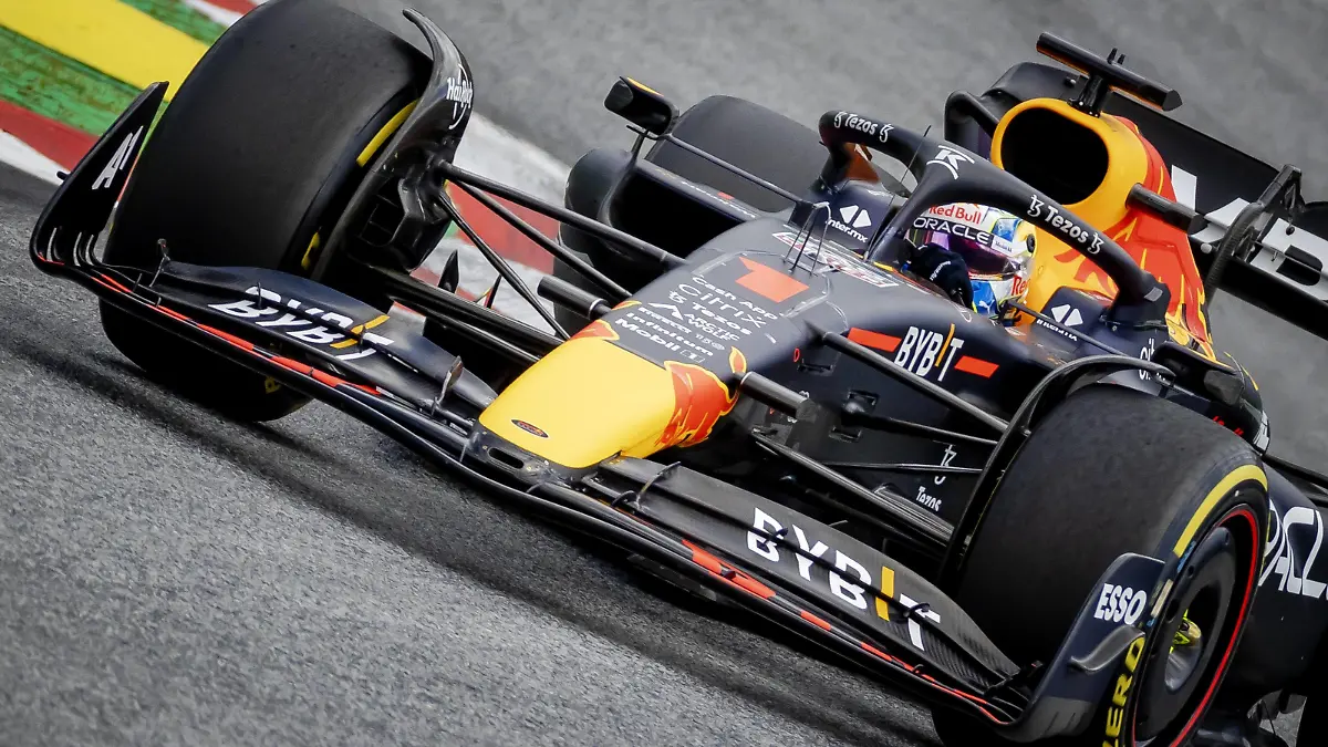  SPIELBERG - Max Verstappen 1 with the Oracle Red Bull Racing RB18 Honda during the Austrian Grand Prix at the Red Bull Ring on July 10, 2022 in Spielberg, Austria. ANP SEM VAN DER WAL F1 Grand Prix of Austria 2022 xVIxANPxSportx/xxANPxIVx *** SPIELBERG Max Verstappen 1 with the Oracle Red Bull Racing RB18 Honda during the Austrian Grand Prix at the Red Bull Ring on July 10, 2022 in Spielberg, Austria ANP SEM VAN DER WAL F1 Grand Prix of Austria 2022 xVIxANPxSportx xxANPxIVx 451592642 originalFilename: 451592642.jpg