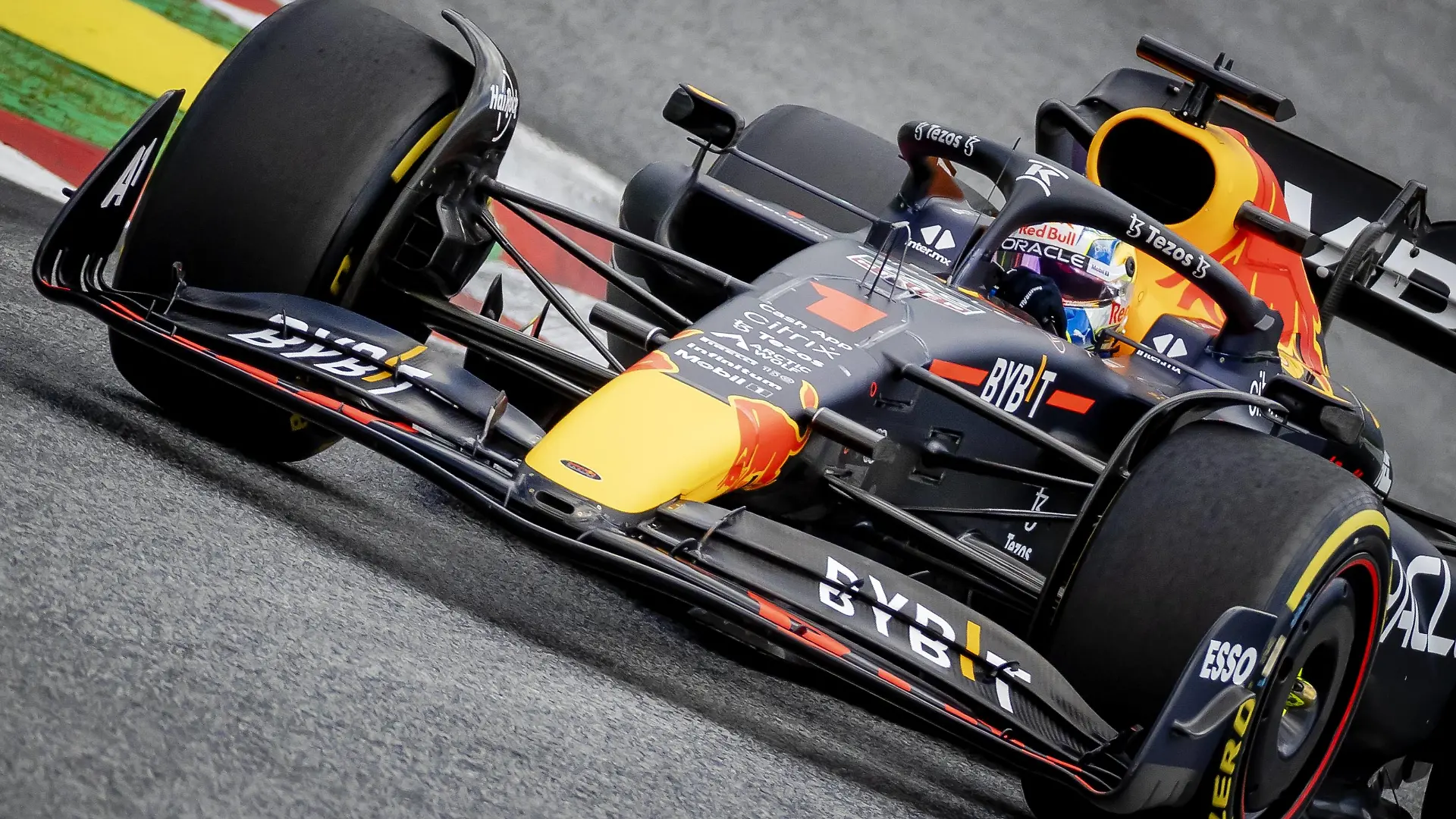  SPIELBERG - Max Verstappen 1 with the Oracle Red Bull Racing RB18 Honda during the Austrian Grand Prix at the Red Bull Ring on July 10, 2022 in Spielberg, Austria. ANP SEM VAN DER WAL F1 Grand Prix of Austria 2022 xVIxANPxSportx/xxANPxIVx *** SPIELBERG Max Verstappen 1 with the Oracle Red Bull Racing RB18 Honda during the Austrian Grand Prix at the Red Bull Ring on July 10, 2022 in Spielberg, Austria ANP SEM VAN DER WAL F1 Grand Prix of Austria 2022 xVIxANPxSportx xxANPxIVx 451592642 originalFilename: 451592642.jpg