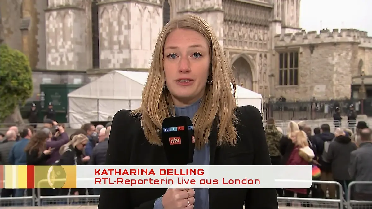 Philips Trauerfeier: Queen wird von Prinz Andrew gestützt RTL-Reporterin live vor Ort