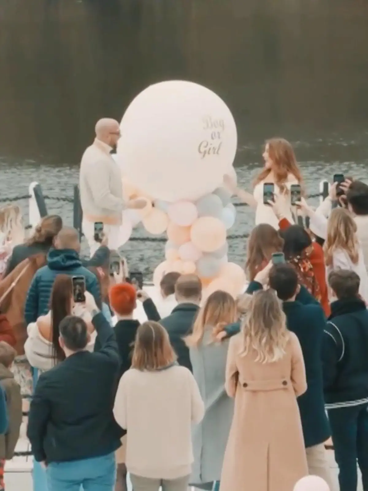 Bild zu: "Kim Gloss feiert Gender-Reveal-Party"
